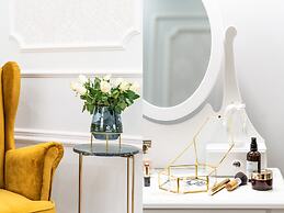 Main Square Apartments