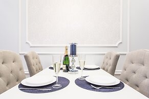 Main Square Apartments