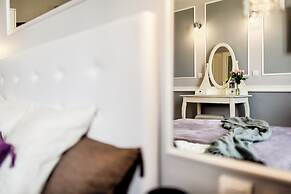 Main Square Apartments