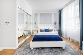 Main Square Apartments