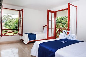 Hotel Laguna Azul