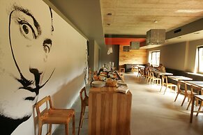 Barcelona Rooms&Restaurant