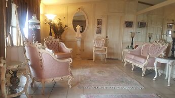 Shady Lady Bed & Breakfast