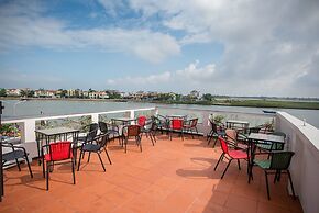 Minh An Riverside Villa