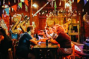 TravelBox Dorm Sweet Dorm - Hostel