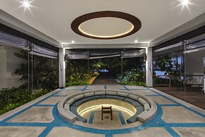 CASAMIA Oceanfront Condo Nilaveli