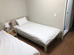 YH GuestHouse - Hostel