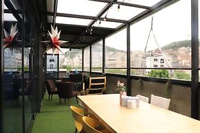 YH GuestHouse - Hostel