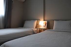 YH GuestHouse - Hostel