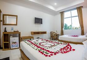 Shwe Pyi Thain Kha Hotel