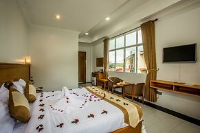 Shwe Pyi Thain Kha Hotel