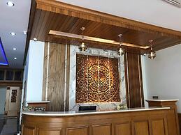 Shwe Pyi Thain Kha Hotel