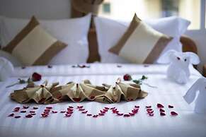 Shwe Pyi Thain Kha Hotel