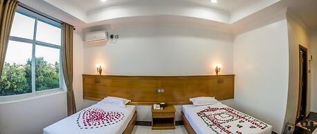 Shwe Pyi Thain Kha Hotel