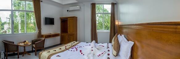 Shwe Pyi Thain Kha Hotel