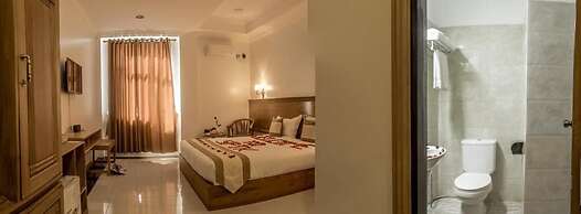 Shwe Pyi Thain Kha Hotel