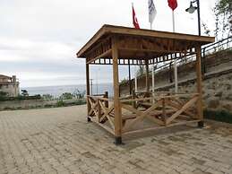 Black Rose Apartment