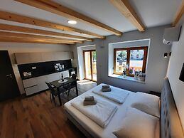 Apartments Hlapi with SPA