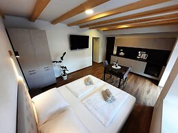 Apartments Hlapi with SPA