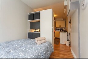 Shirley Apartments, Cozy Studio, 10 Min Drive to City Centre and Cruis