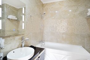 Royal Hotel Riz