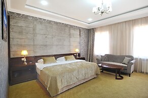 Royal Hotel Riz