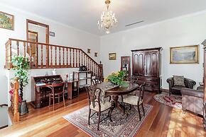 Theo's House