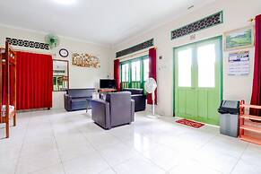 Bahagia Sederhana Home Stay - Hostel