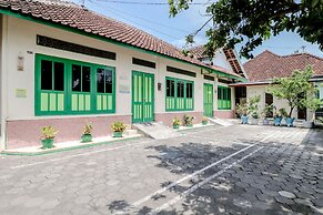 Bahagia Sederhana Home Stay - Hostel