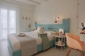 Glaros Petit Hotel