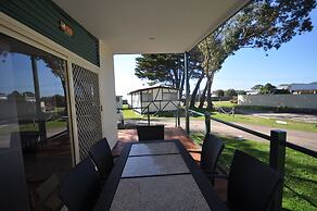 Dylene Caravan Park - 2 Br Family Cabin With Air