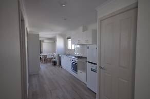 Dylene Caravan Park - 2 Br Family Cabin With Air