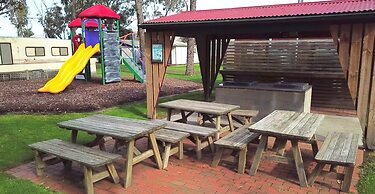 Dylene Caravan Park - 2 Br Family Cabin With Air