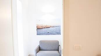 Ailanthus Holiday Suites