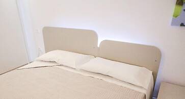 Ailanthus Holiday Suites