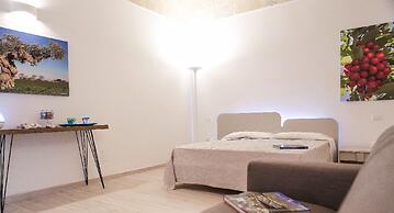 Ailanthus Holiday Suites