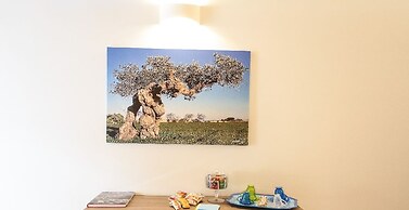 Ailanthus Holiday Suites