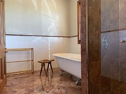 Yarrabandai Creek Homestead