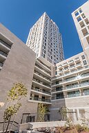 Fantastic View Top location Parking