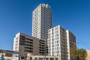 Fantastic View Top location Parking