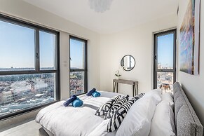 Fantastic View Top location Parking