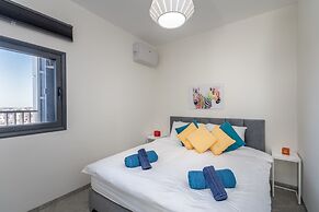 Fantastic View Top location Parking