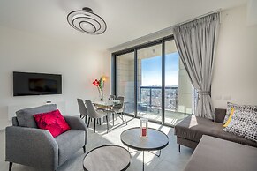 Fantastic View Top location Parking