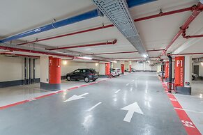 Fantastic View Top location Parking