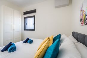 Fantastic View Top location Parking