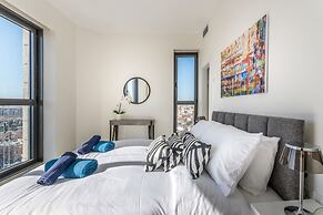 Fantastic View Top location Parking