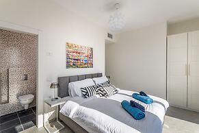 Fantastic View Top location Parking