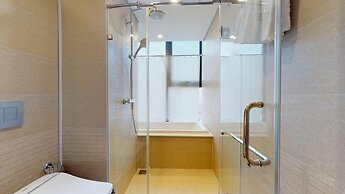 Luxury Apartment in Vinhomes Metropolis