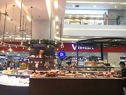 Luxury Apartment in Vinhomes Metropolis