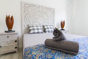 Vista Roses Mar - Villas Batik